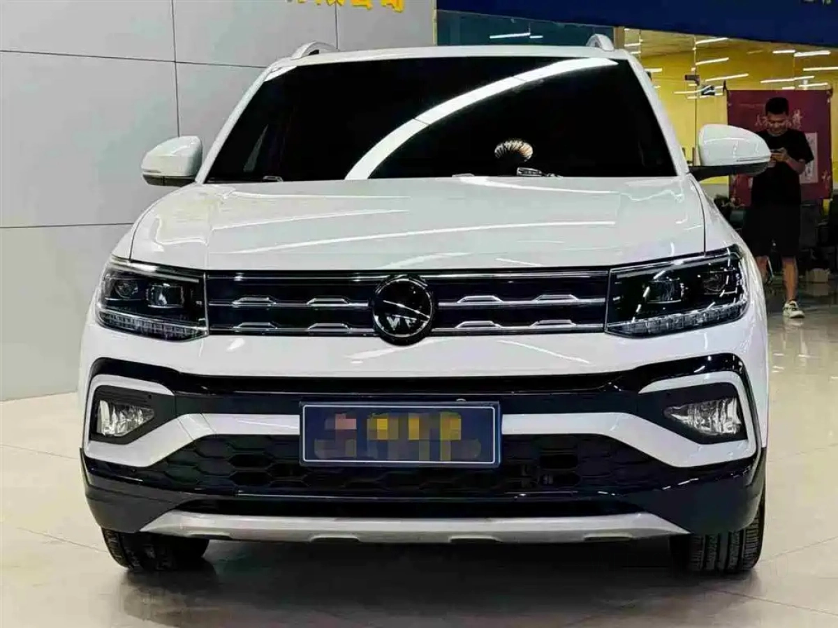 VOLKSWAGEN T-CROSS