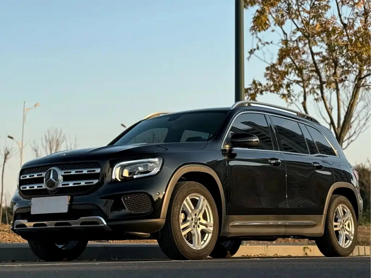 MERCEDES-BENZ GLB  2022