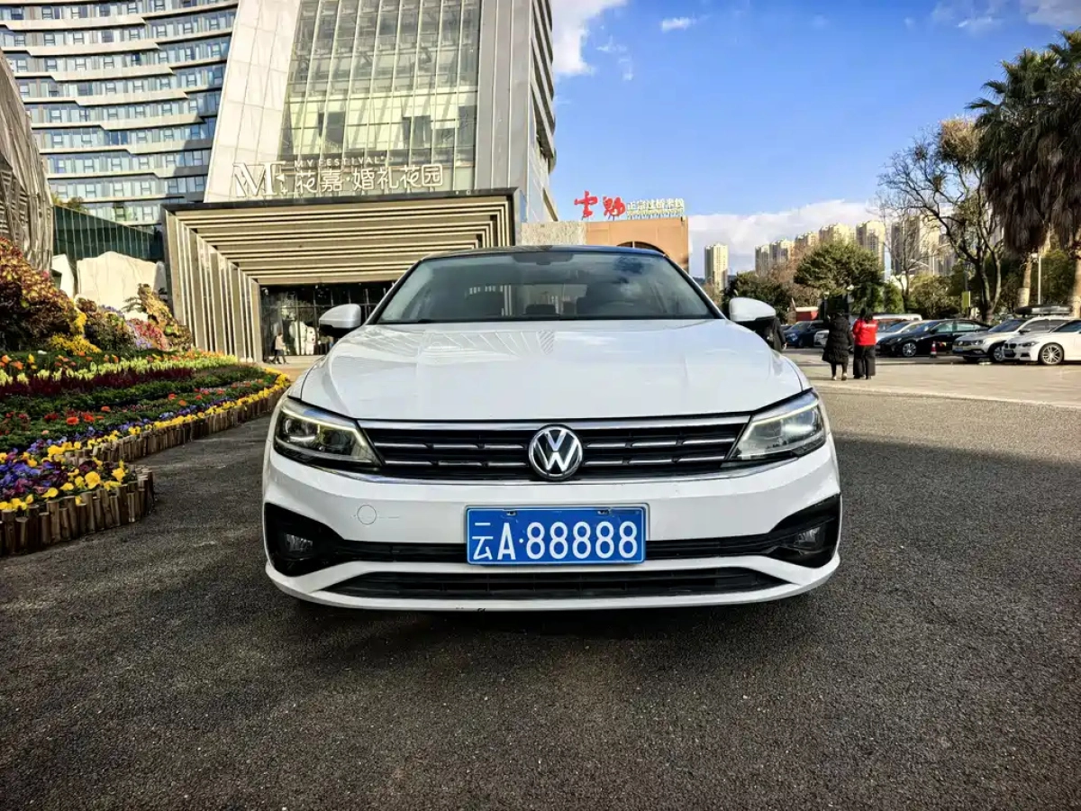 VOLKSWAGEN LAMANDO