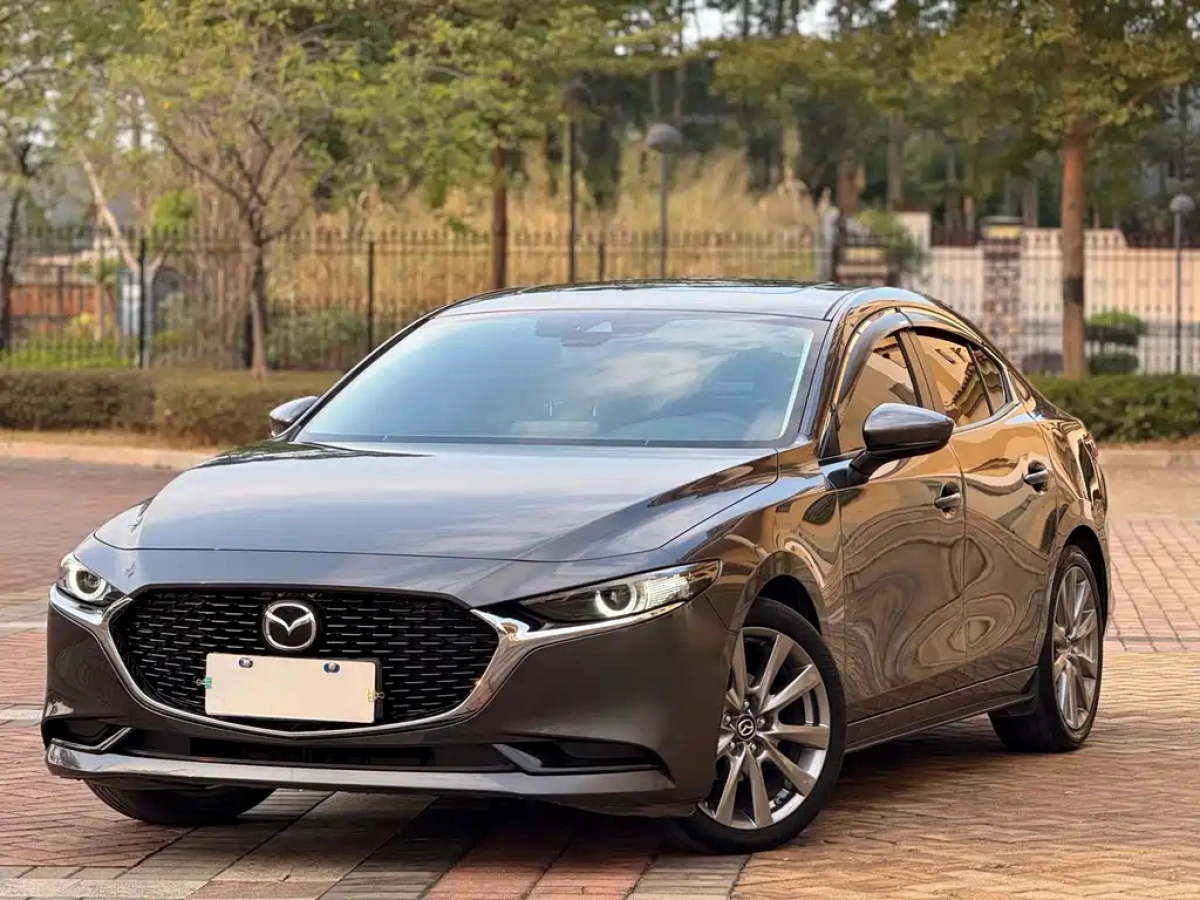 MAZDA 3 AXELA