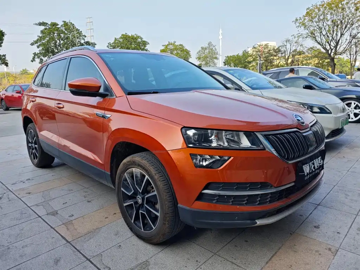 SKODA KAROQ