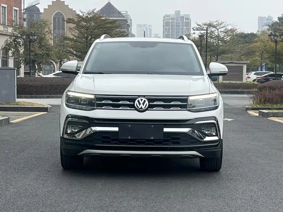 VOLKSWAGEN T-CROSS