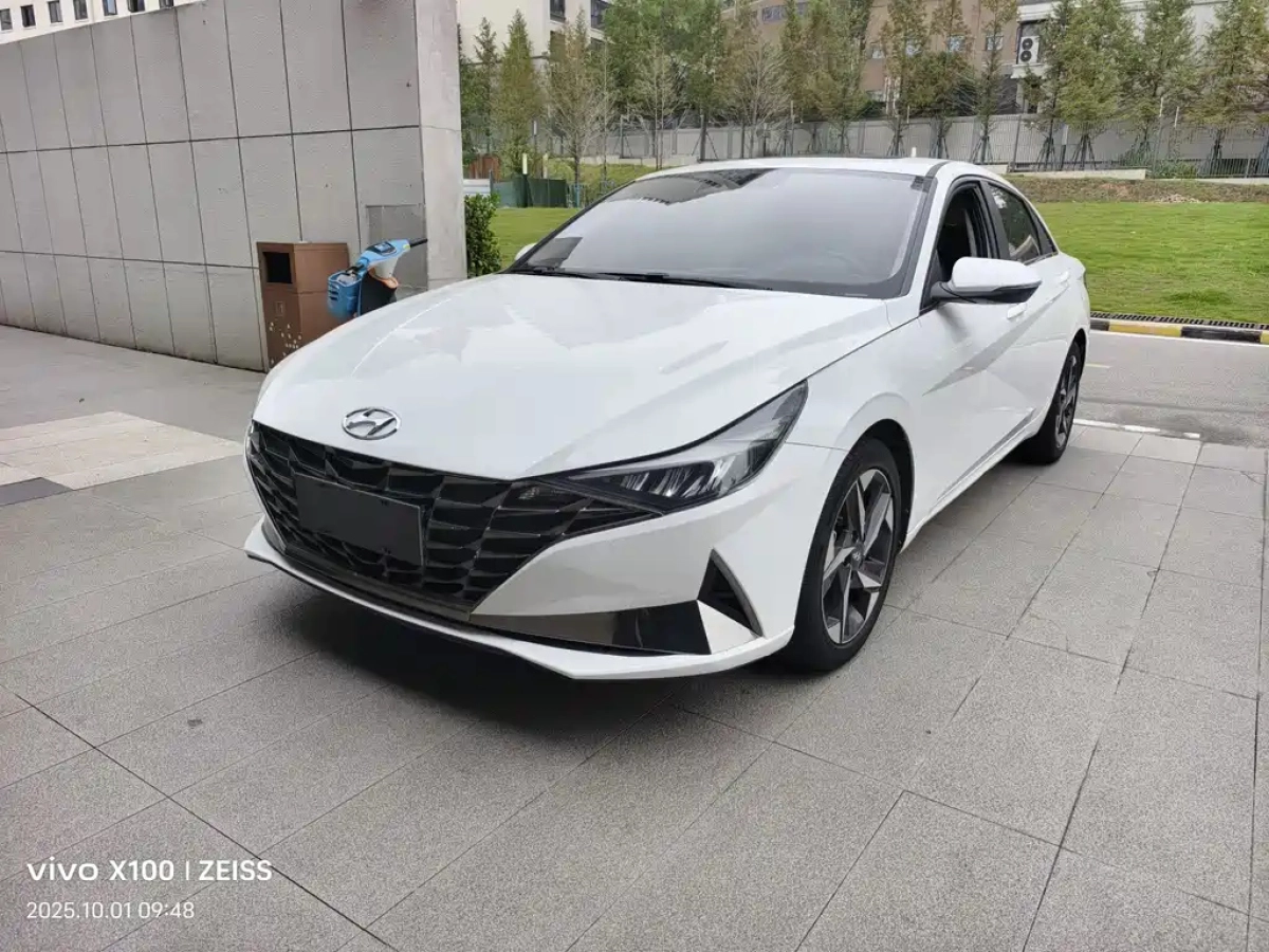 HYUNDAI ELANTRA  2022