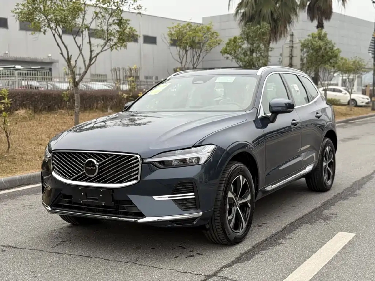 VOLVO XC60  2026