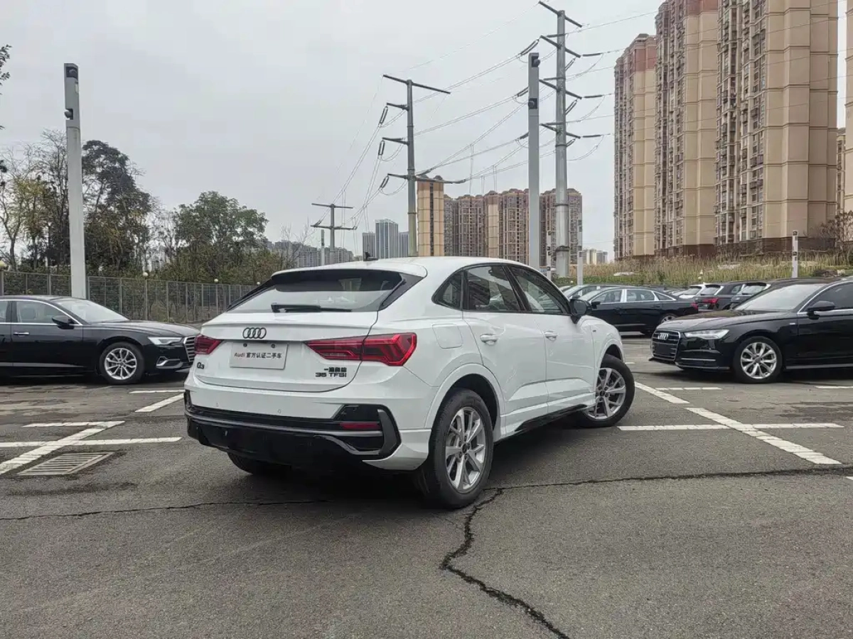 AUDI Q3 SPORTBACK