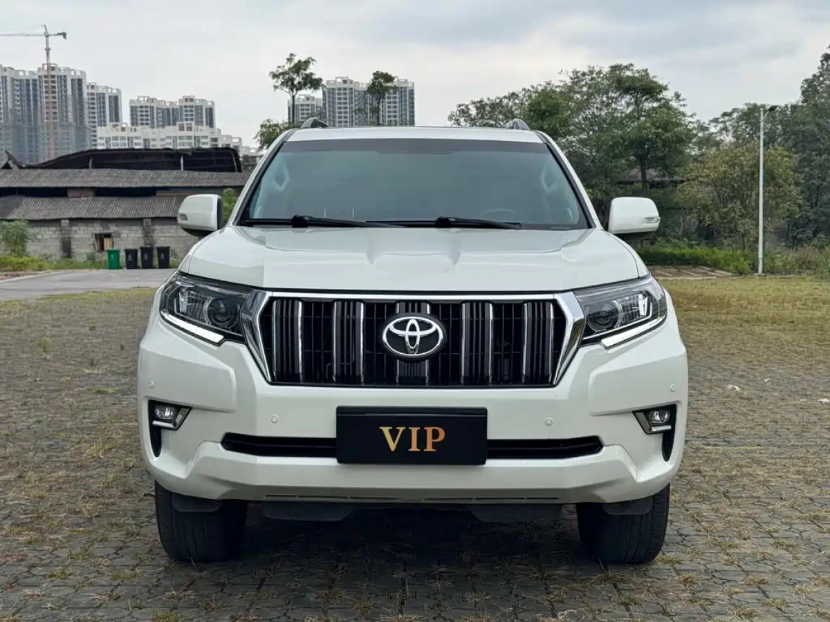 TOYOTA PRADO