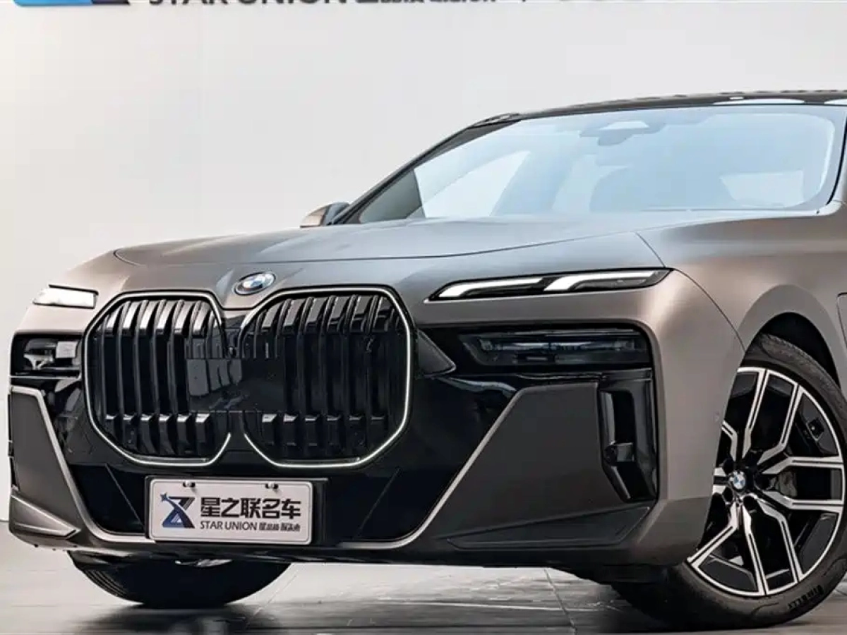 BMW I7