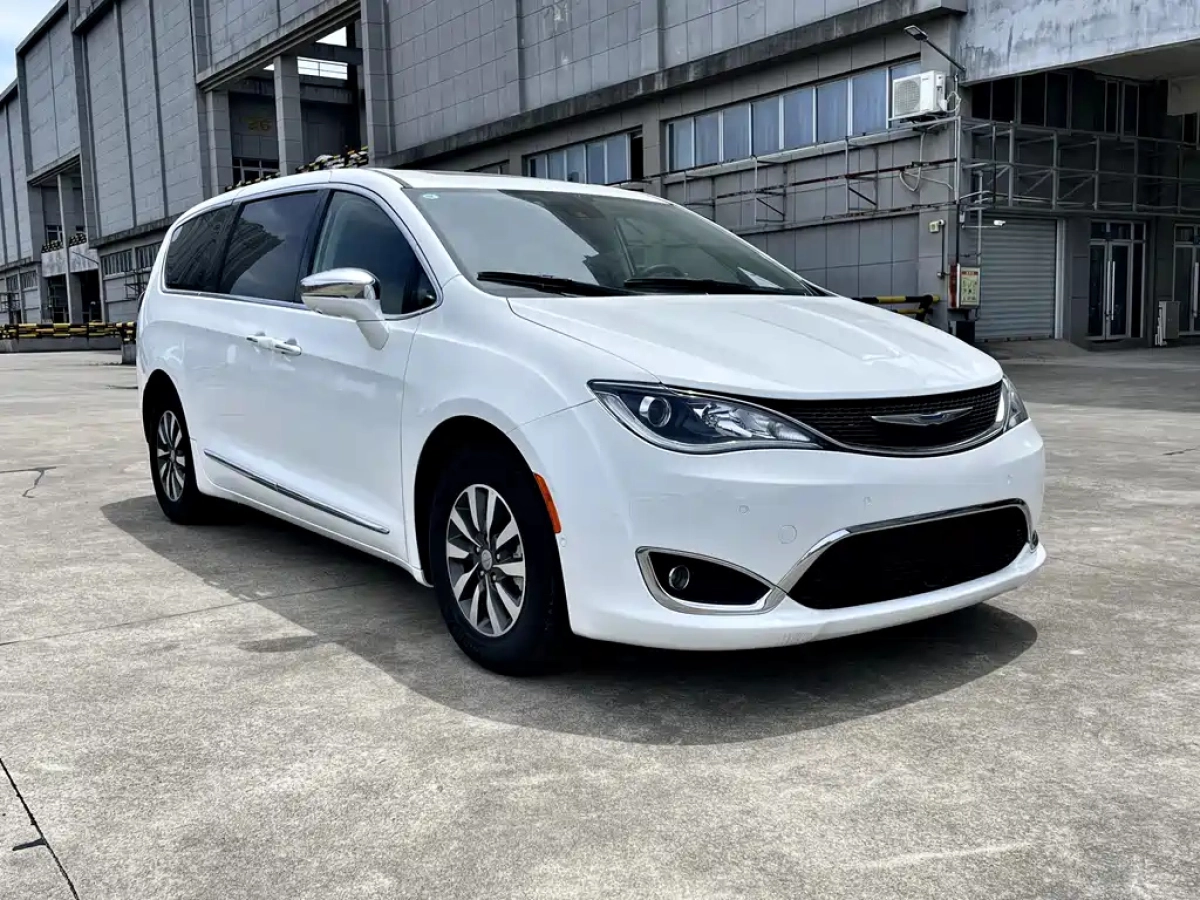 CHRYSLER PACIFICA PHEV IMPORT