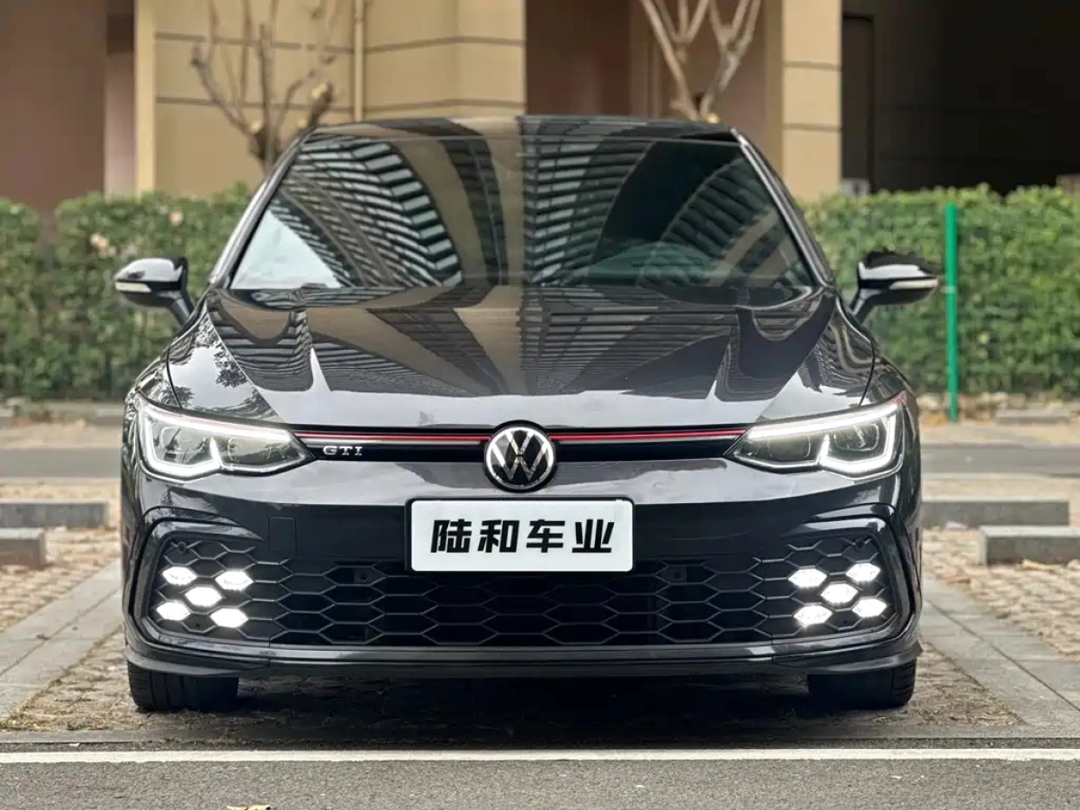 VOLKSWAGEN GOLF GTI