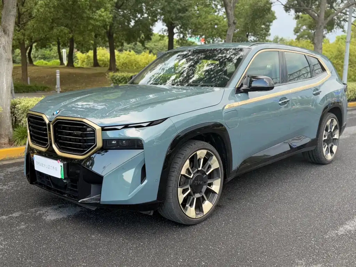 BMW XM  2024