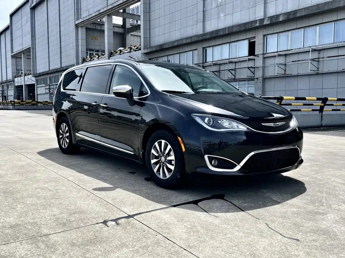 CHRYSLER PACIFICA PHEV IMPORT