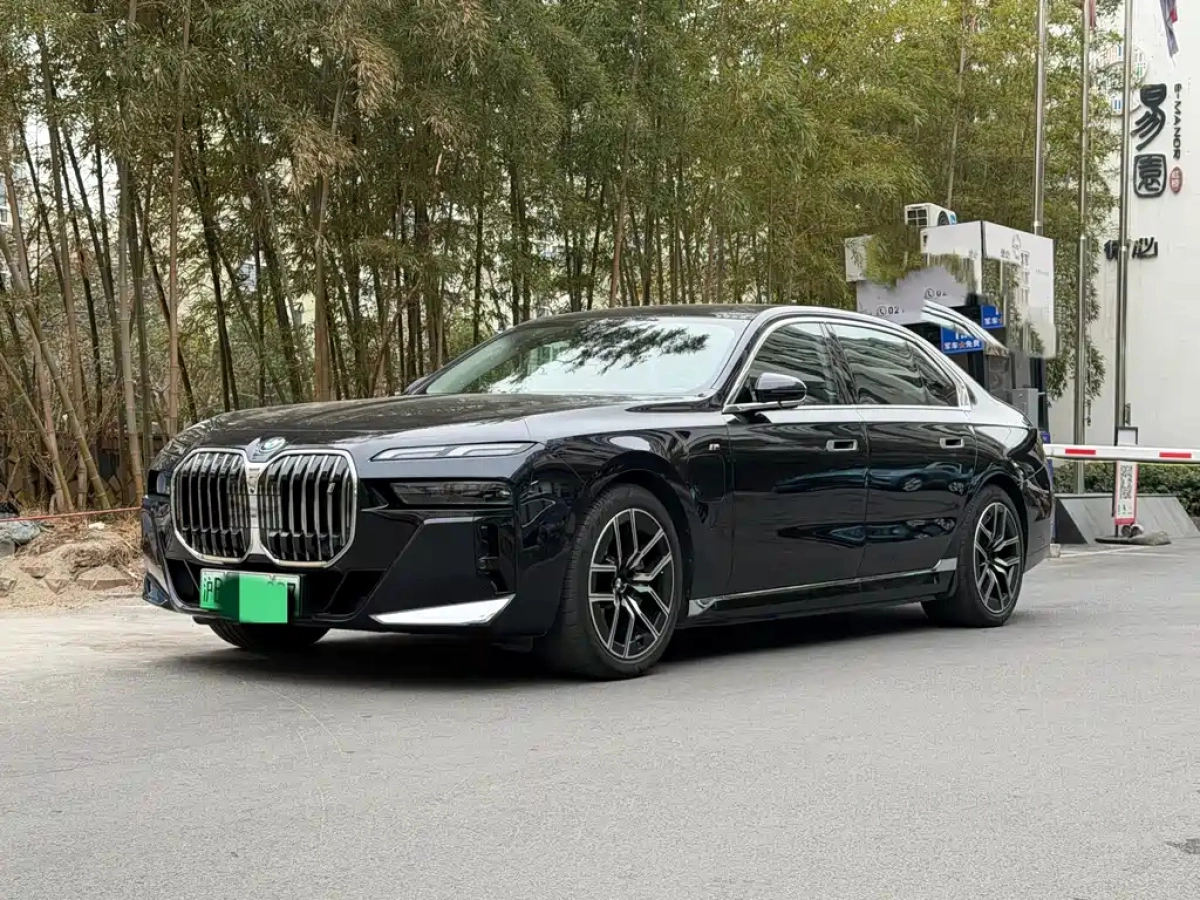 BMW I7  2023