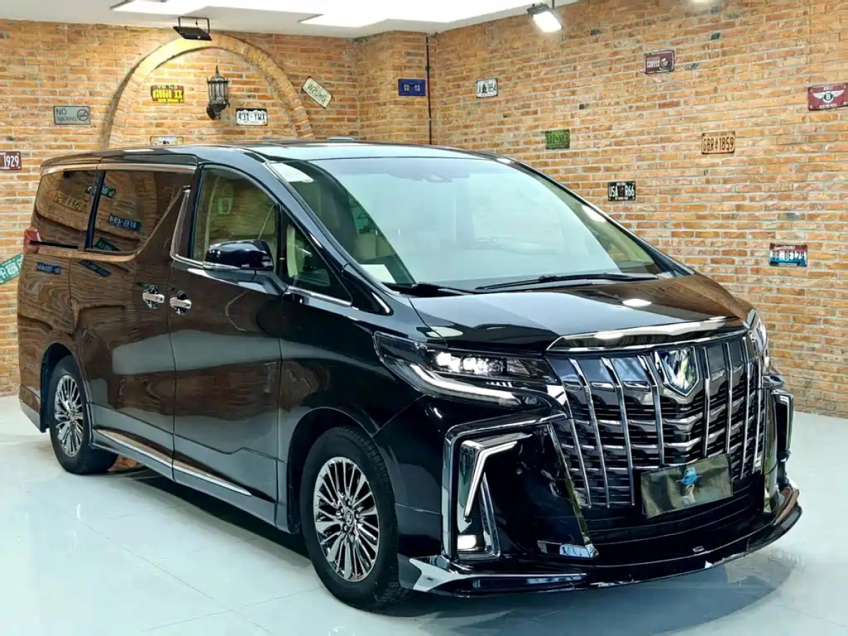 TOYOTA VELLFIRE
