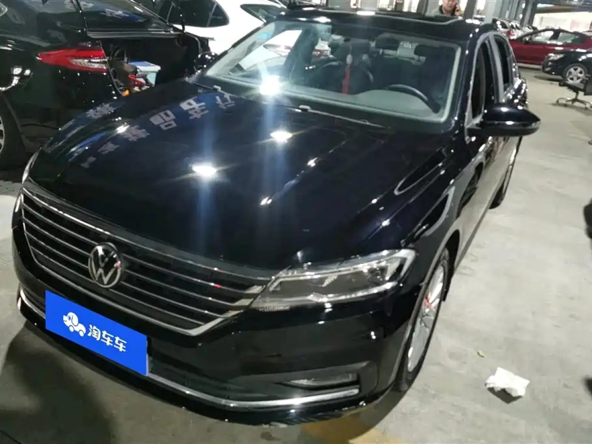 VOLKSWAGEN LAVIDA  2020