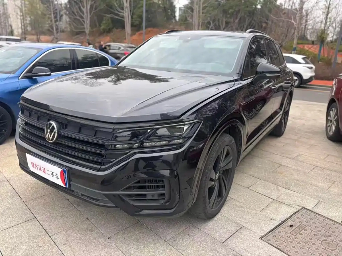VOLKSWAGEN TOUAREG