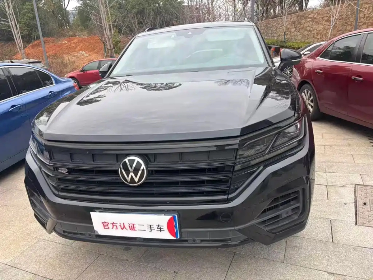 VOLKSWAGEN TOUAREG