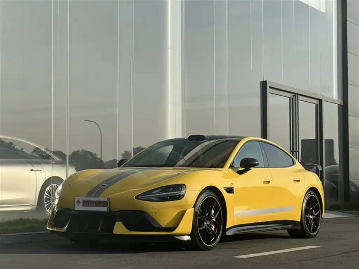 XIAOMI AUTO SU7 ULTRA  2025