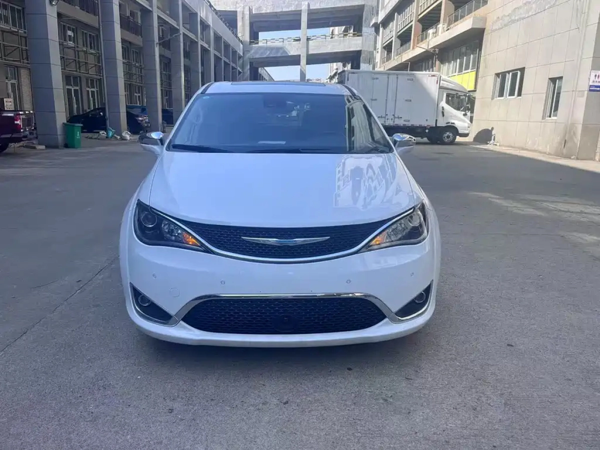 CHRYSLER PACIFICA PHEV IMPORT