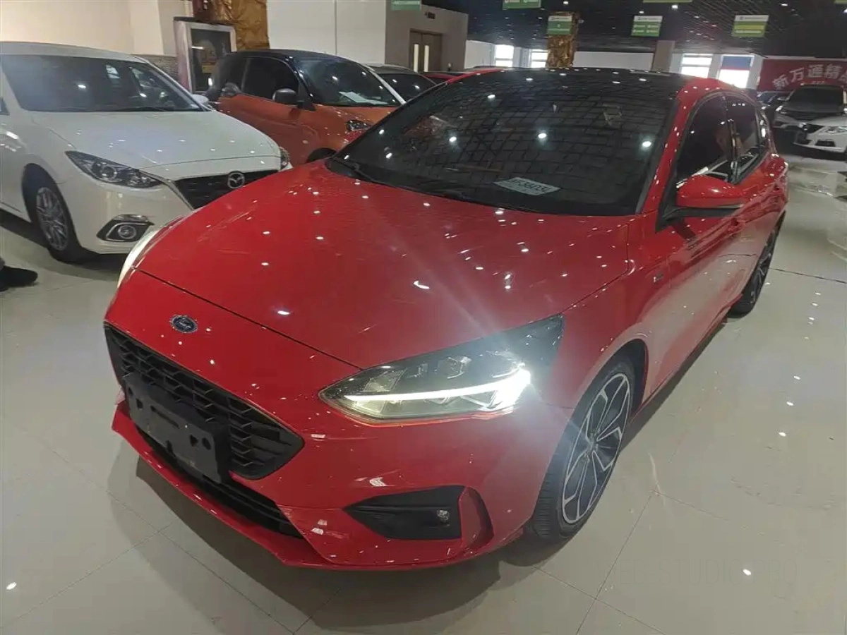 FORD FOCUS  2021