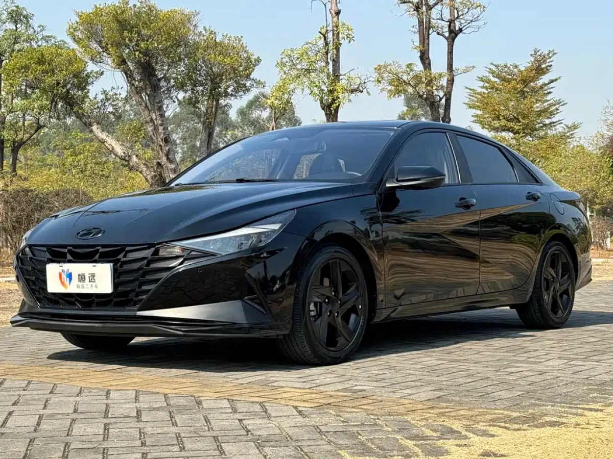 HYUNDAI ELANTRA