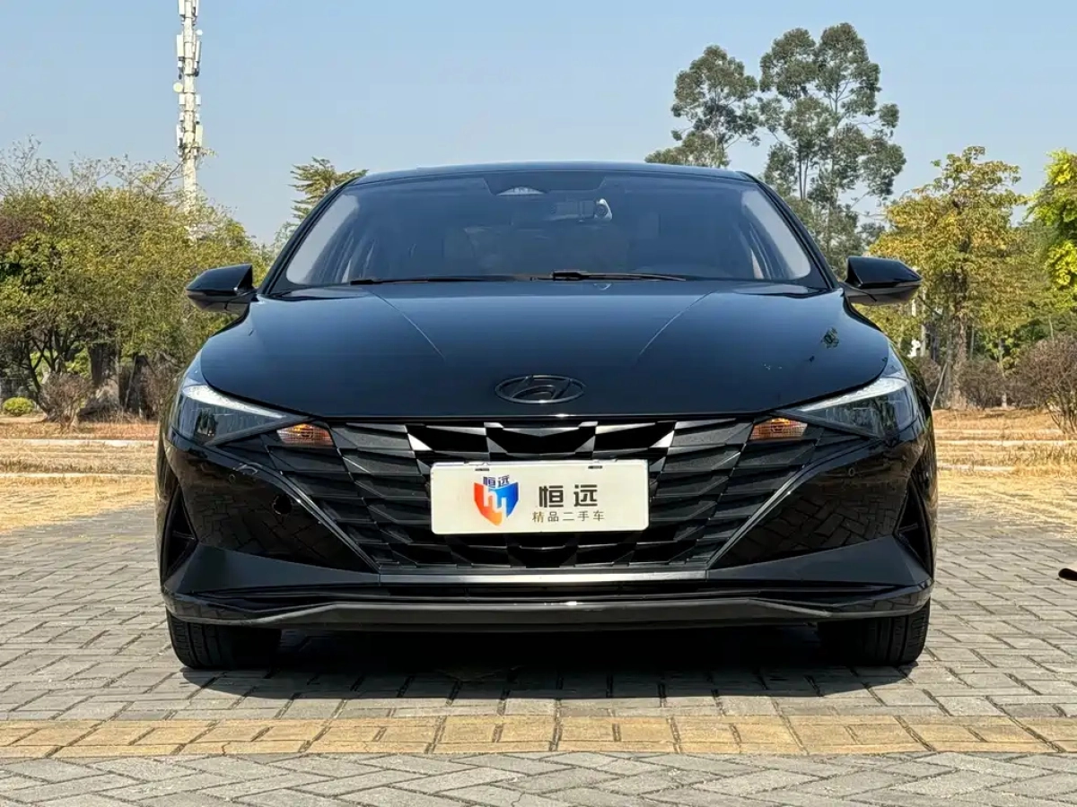 HYUNDAI ELANTRA