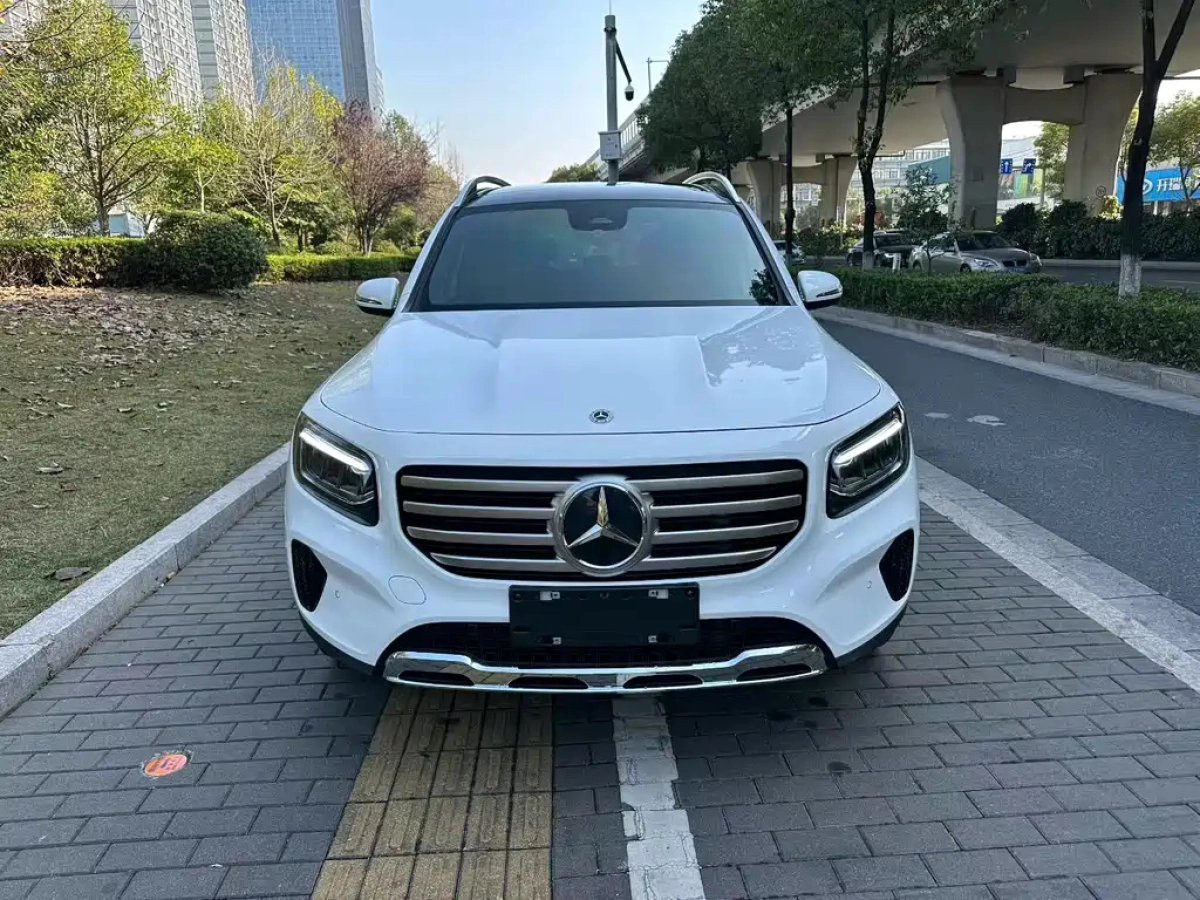 MERCEDES-BENZ GLB