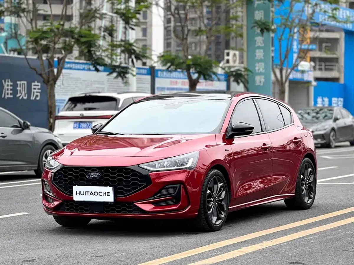 FORD FOCUS  2022