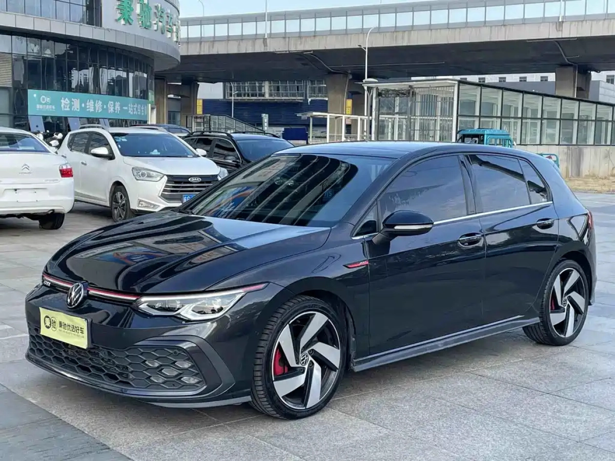 VOLKSWAGEN GOLF GTI  2023