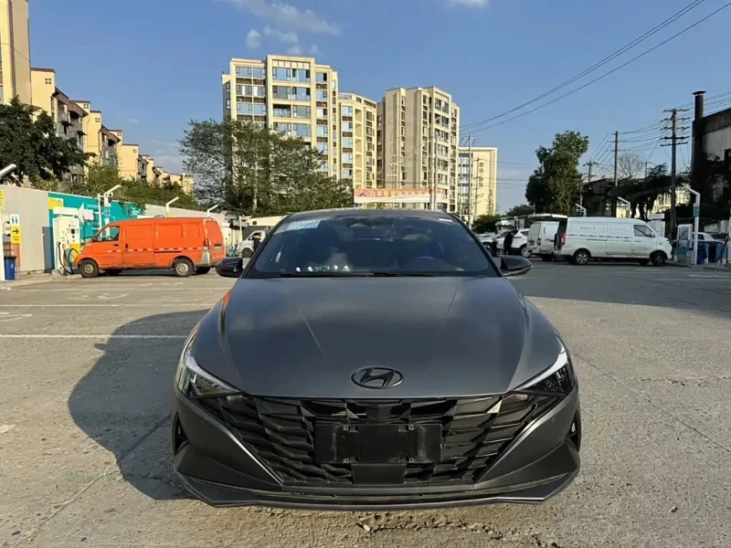 HYUNDAI ELANTRA