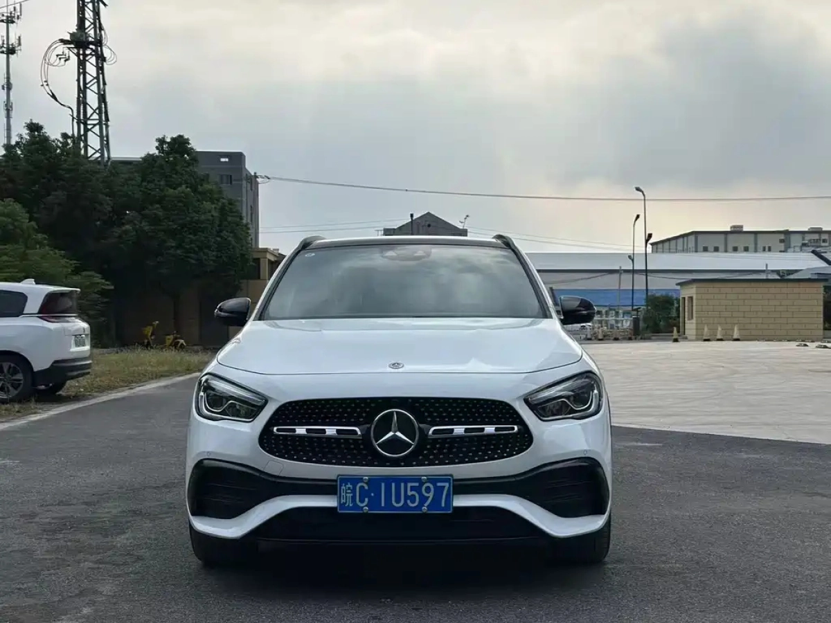 MERCEDES-BENZ GLA  2021