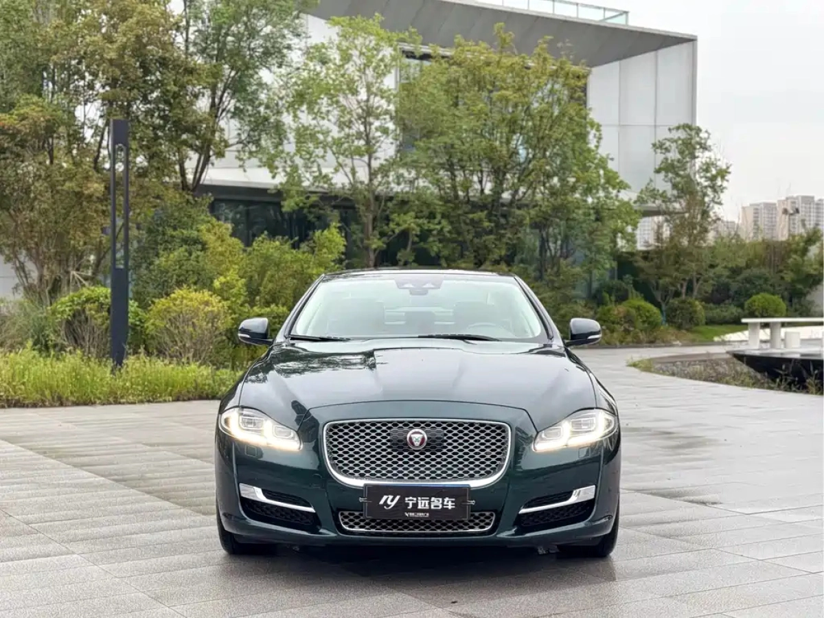JAGUAR XJ