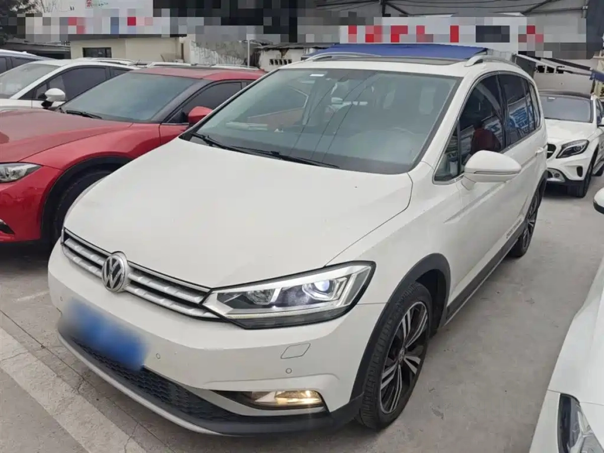 VOLKSWAGEN TOURAN