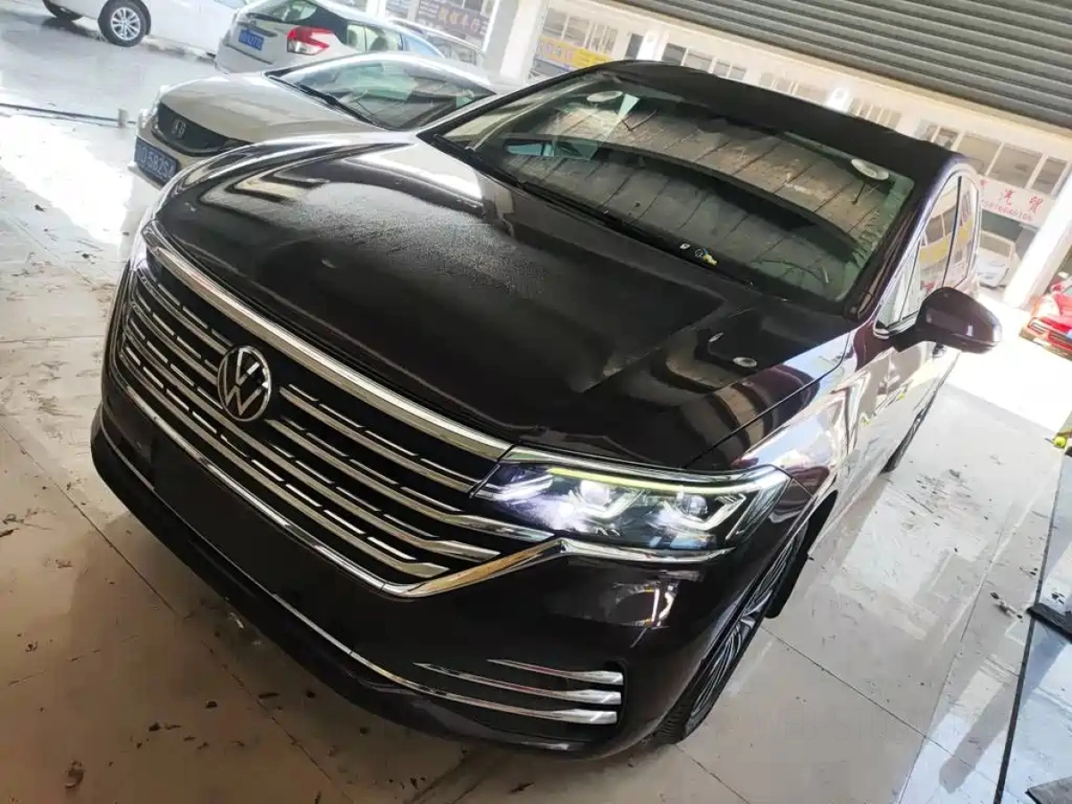 VOLKSWAGEN VILORAN  2020