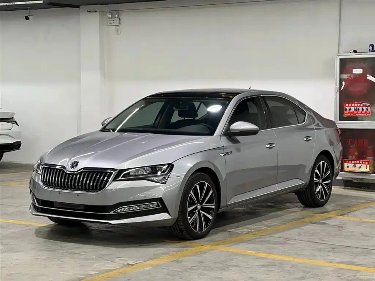SKODA SUPERB