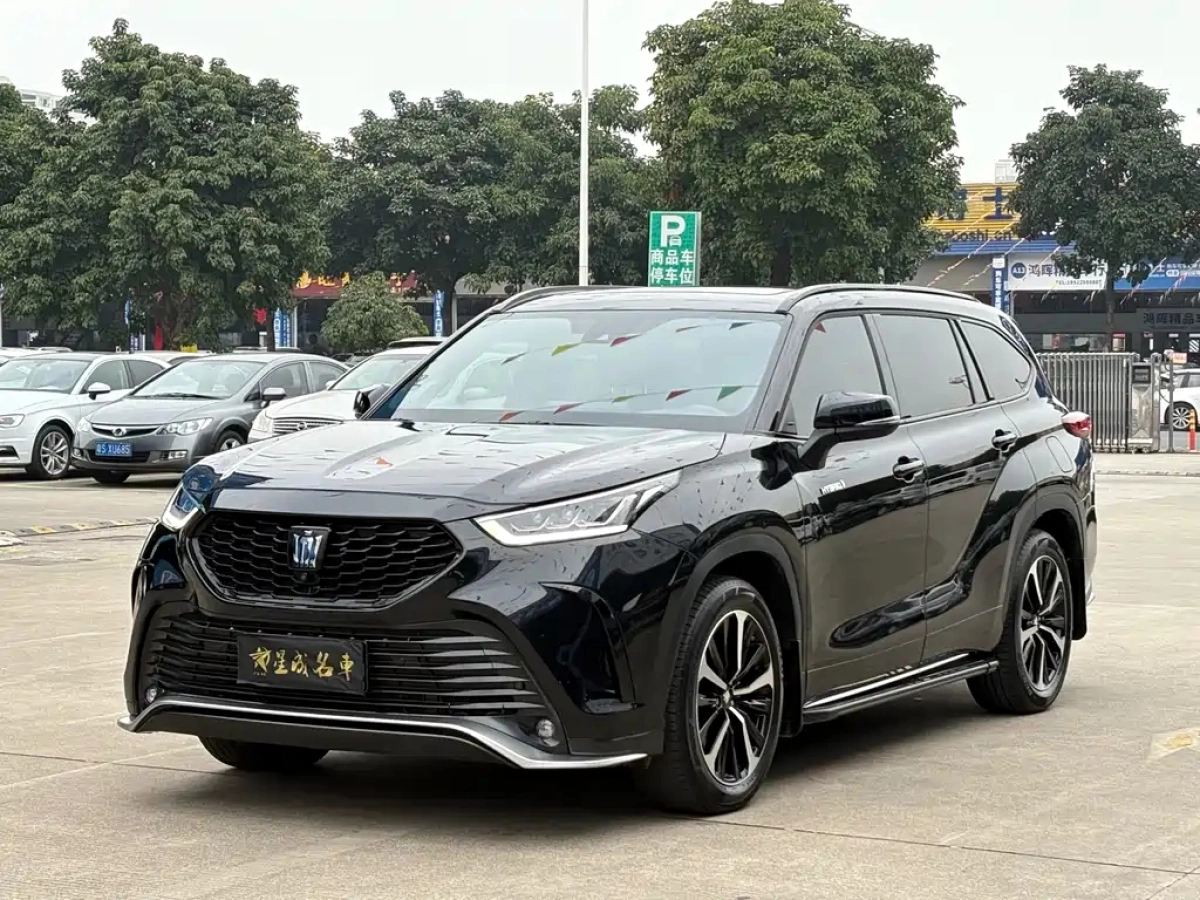 TOYOTA CROWN KLUGER  2023