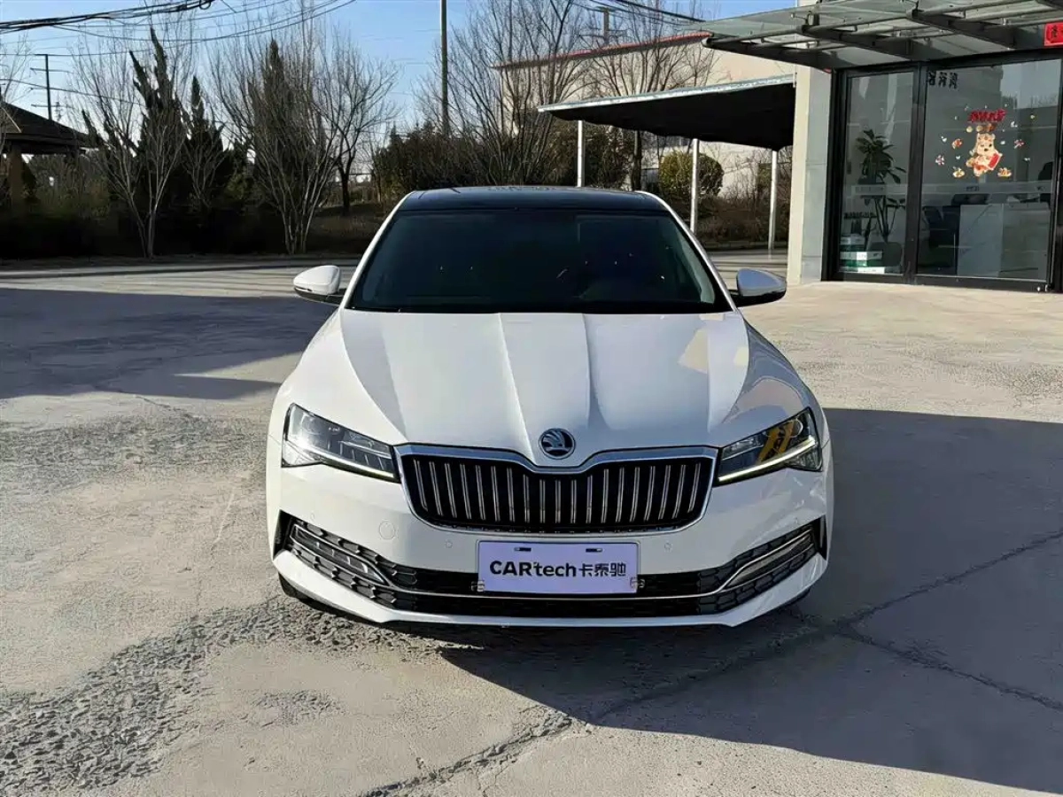 SKODA SUPERB