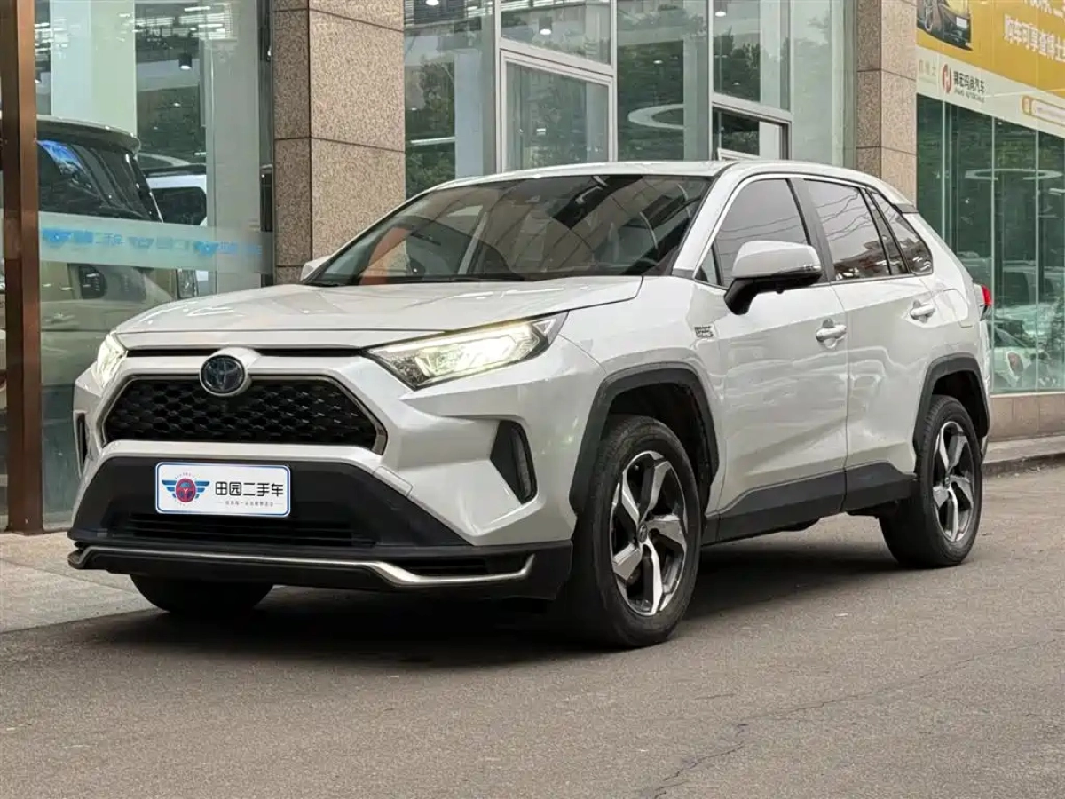 TOYOTA RAV4 E PLUS