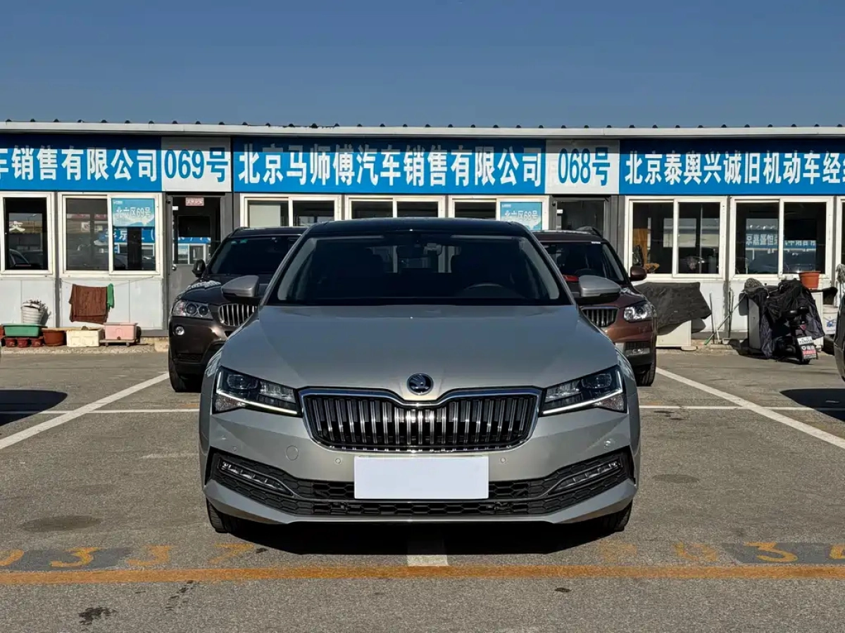 SKODA SUPERB