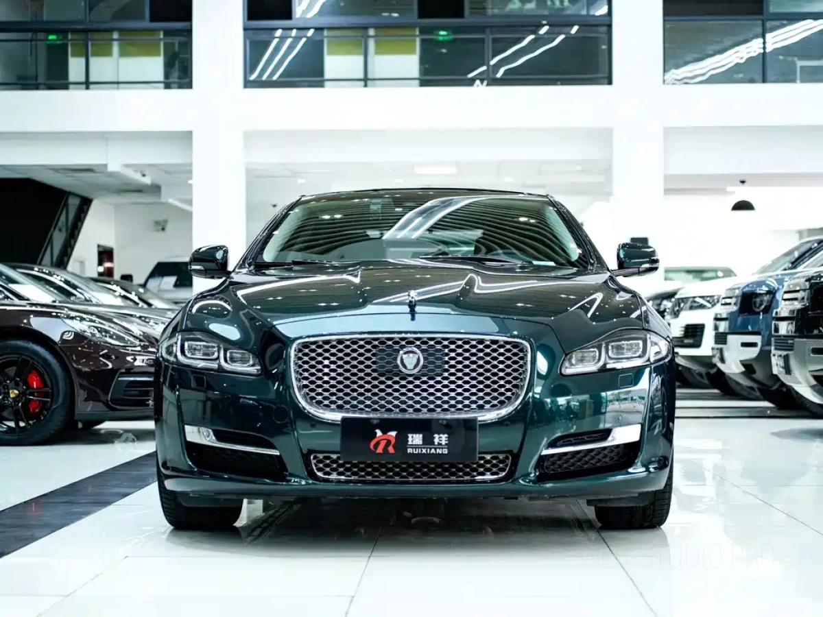 JAGUAR XJ