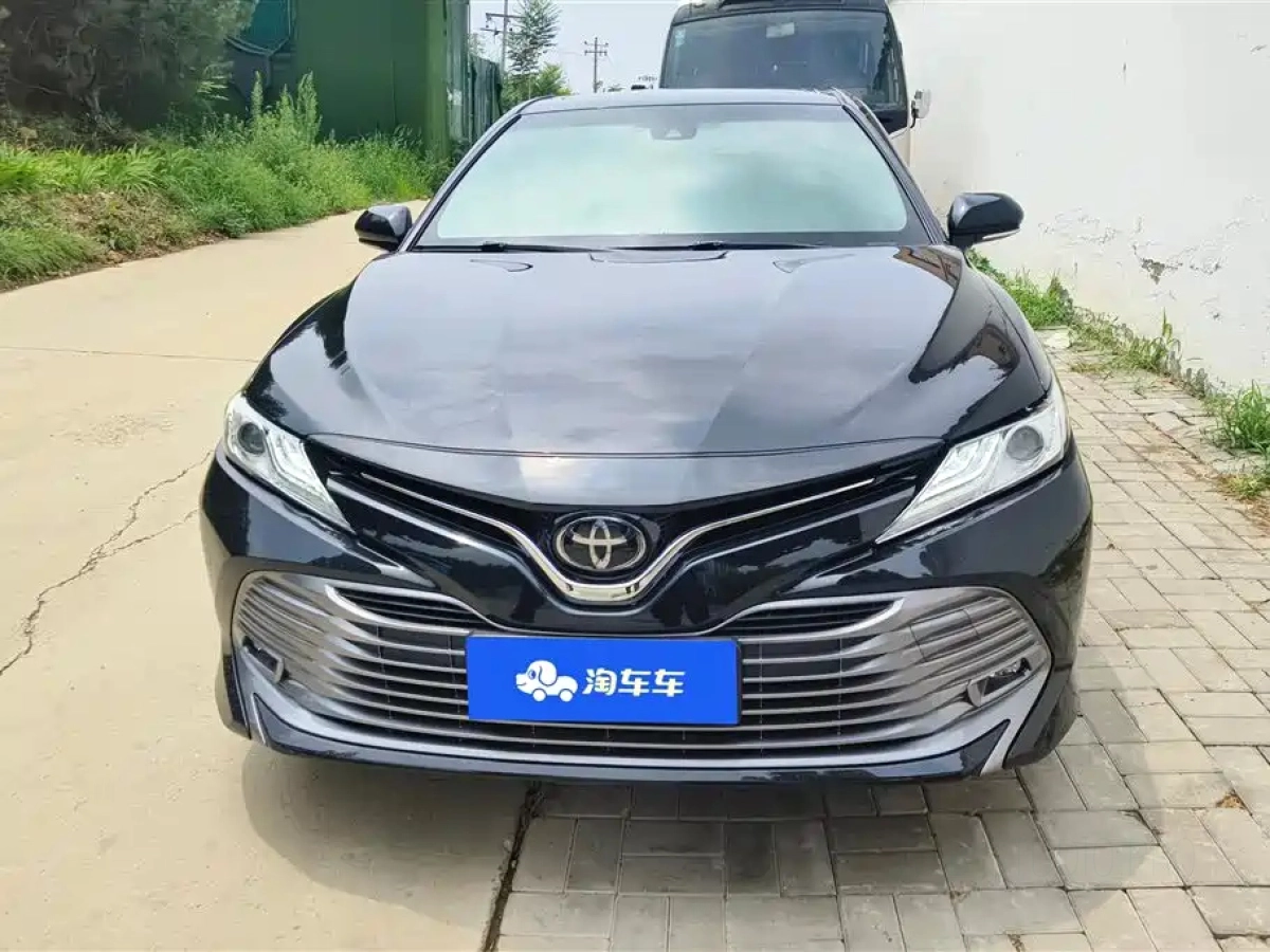 TOYOTA CAMRY
