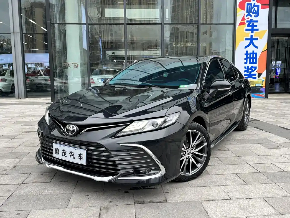 TOYOTA CAMRY  2024