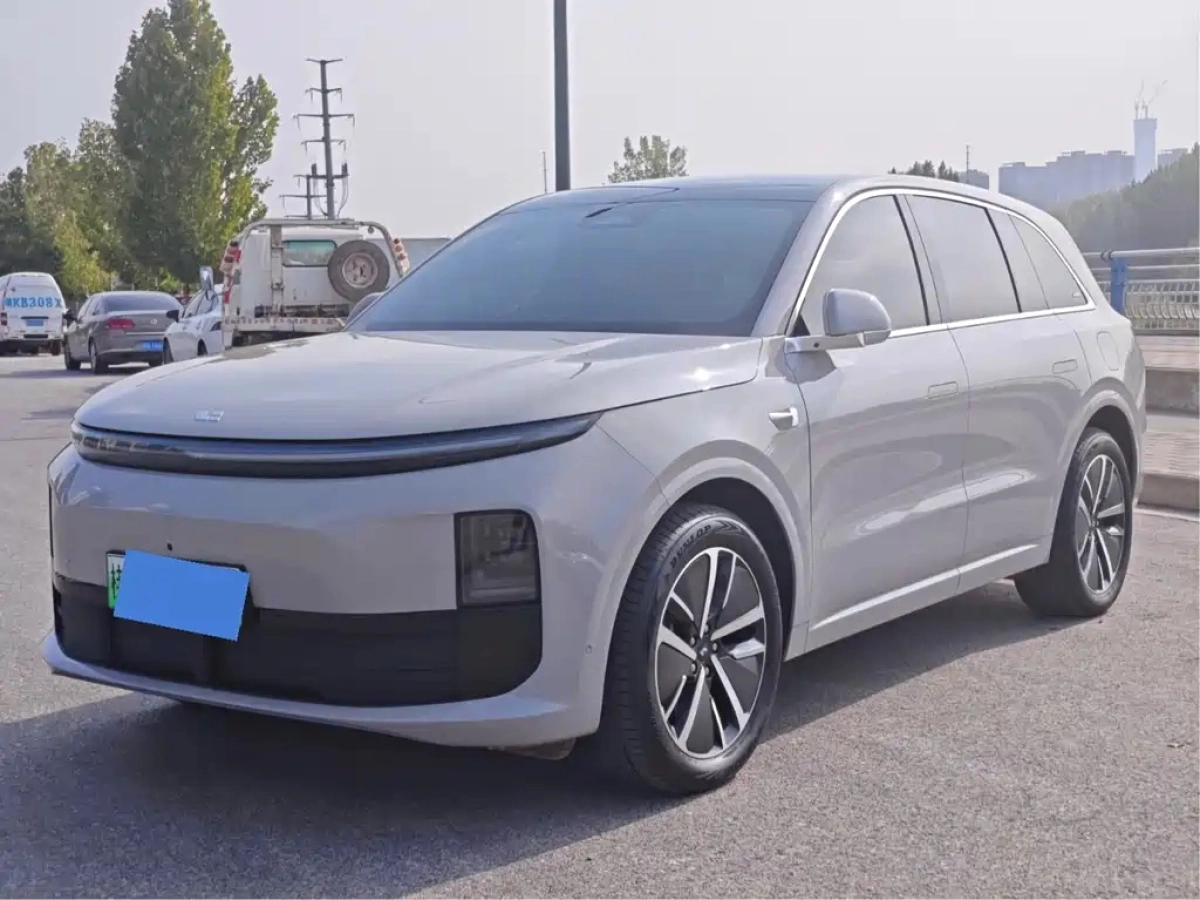 LI AUTO L6  2024