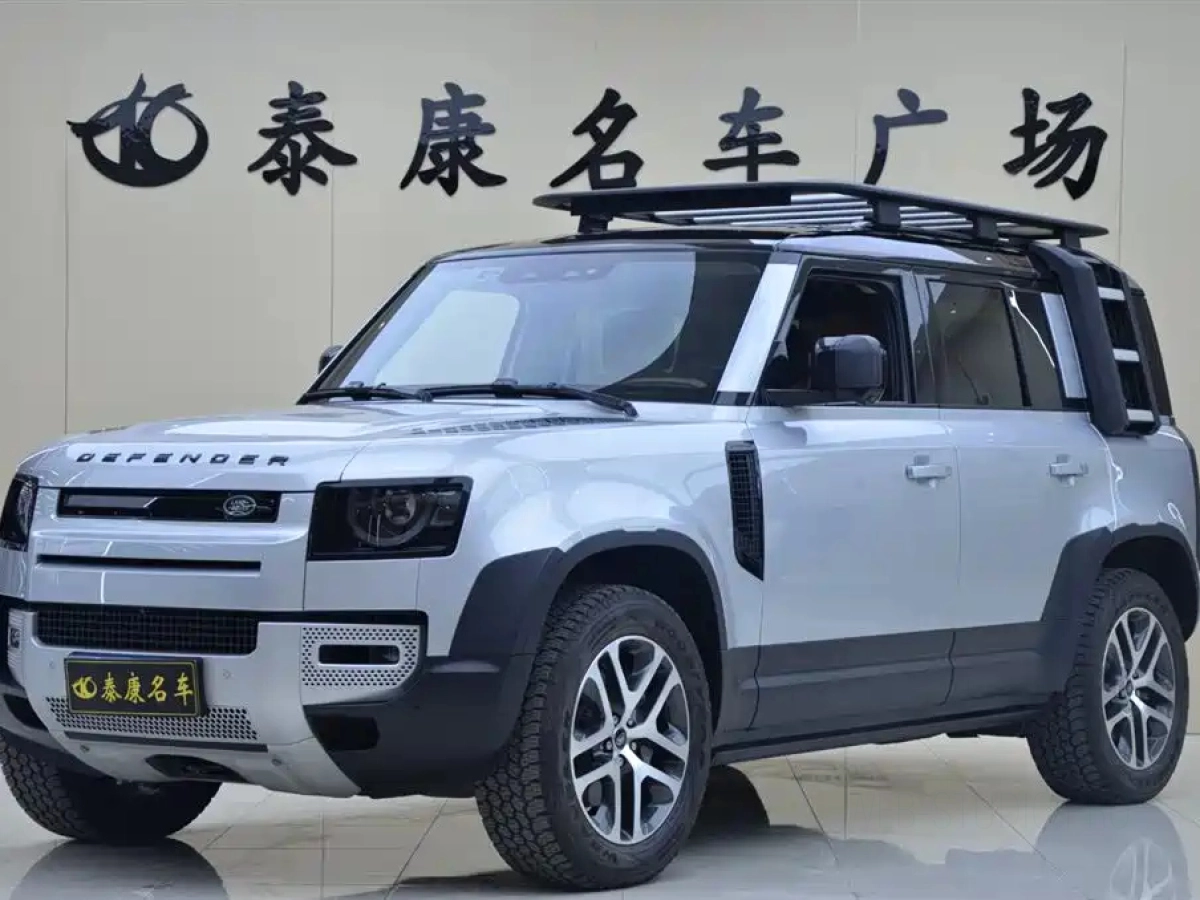 LAND ROVER DEFENDER  2024