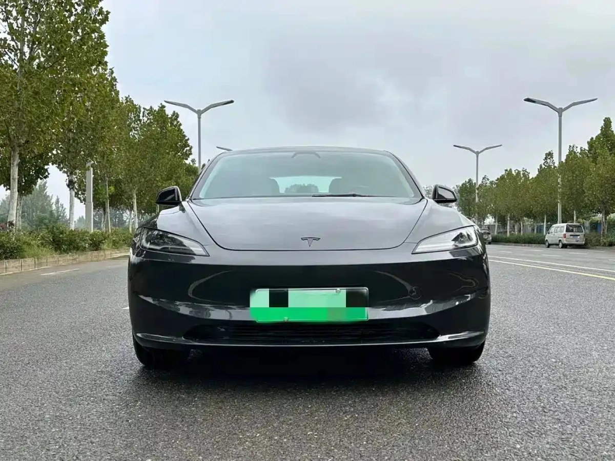 TESLA MODEL 3