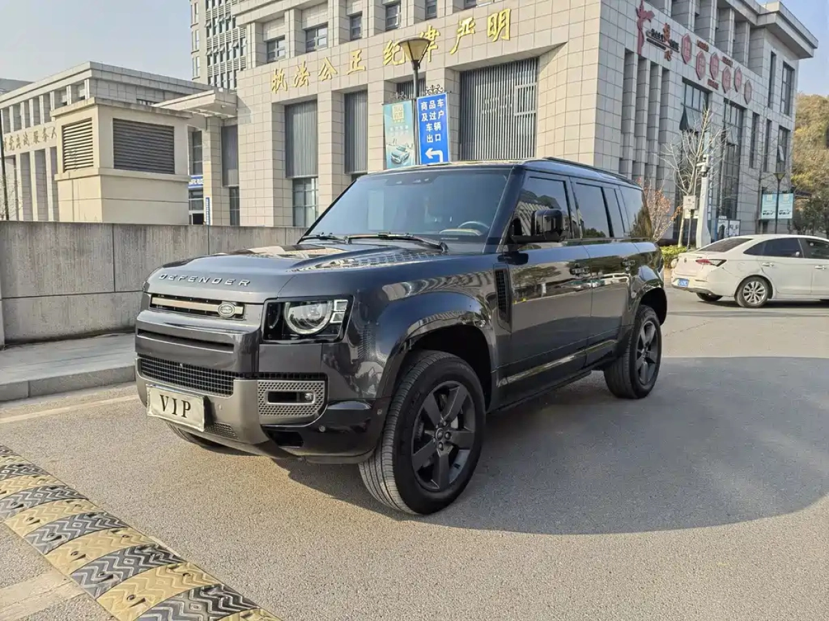 LAND ROVER DEFENDER  2024