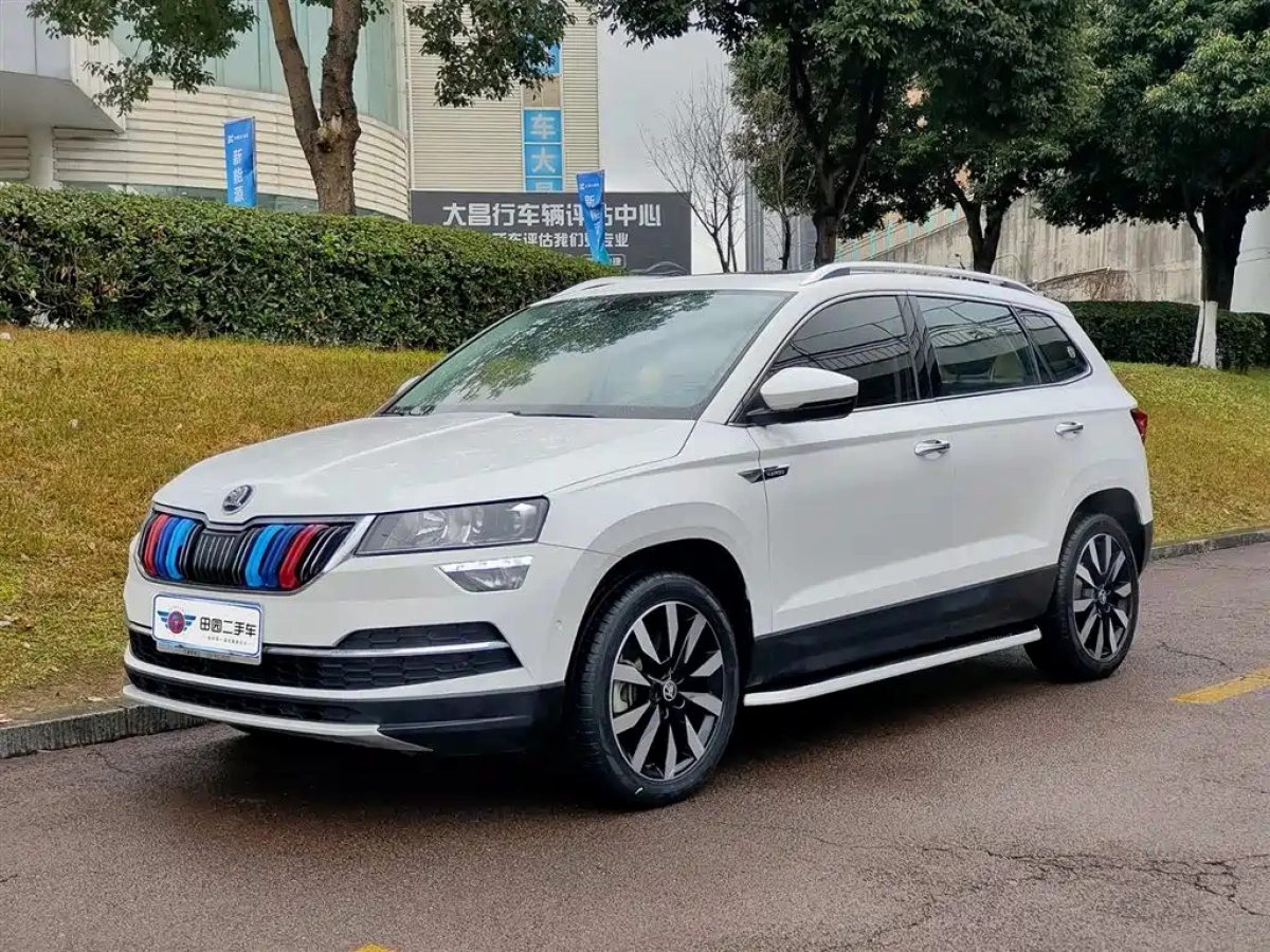SKODA KAROQ  2021