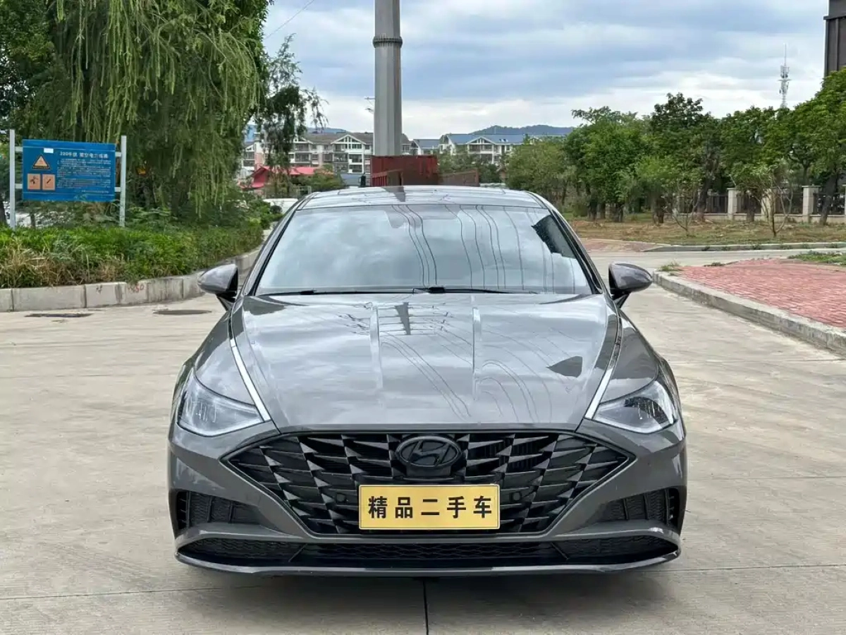 HYUNDAI SONATA