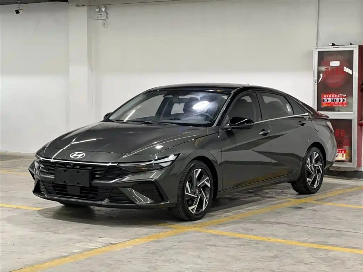 HYUNDAI ELANTRA  2023