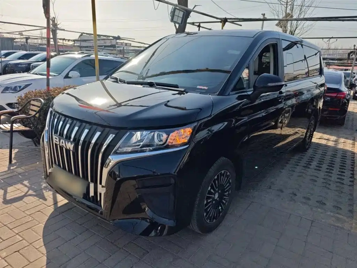 BAIC RISING M7  2025