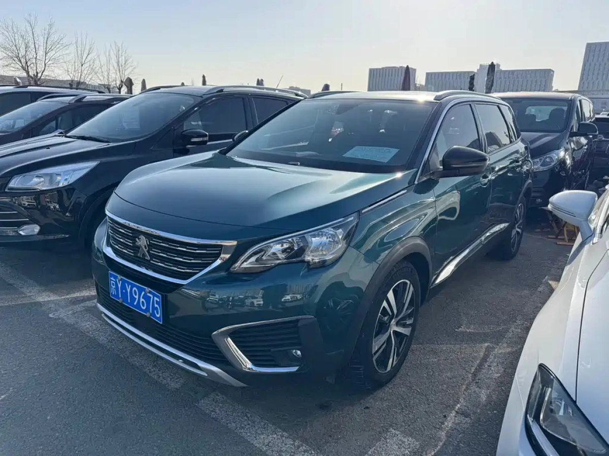PEUGEOT 5008  2020